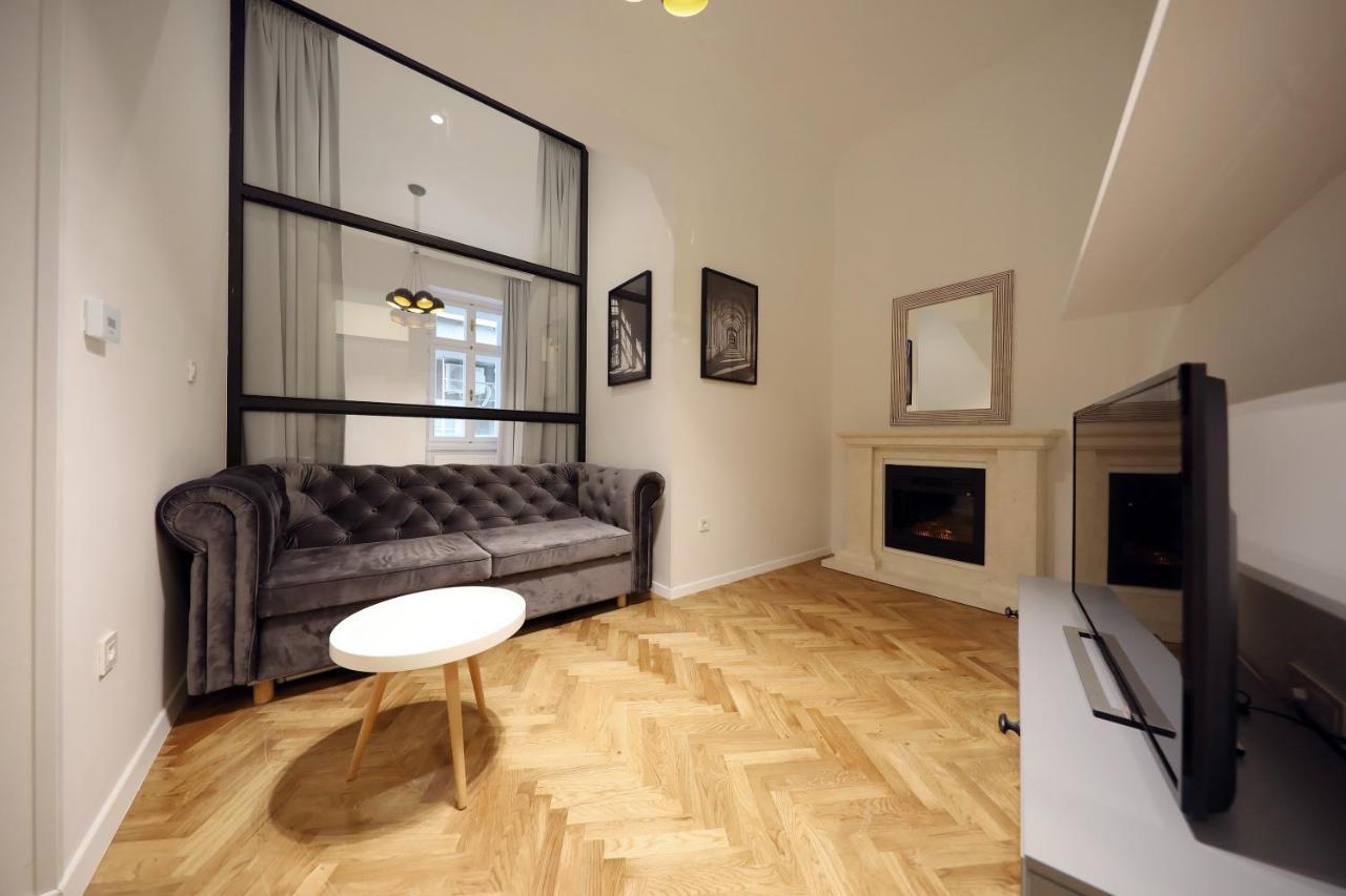 Swanky Central Apartments ซาเกร็บ ภายนอก รูปภาพ